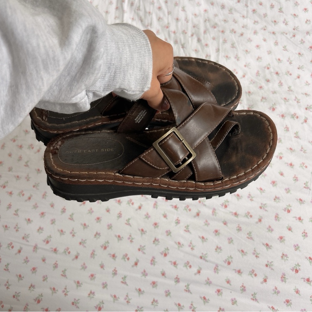 Vintage chunky brown leather sandals
